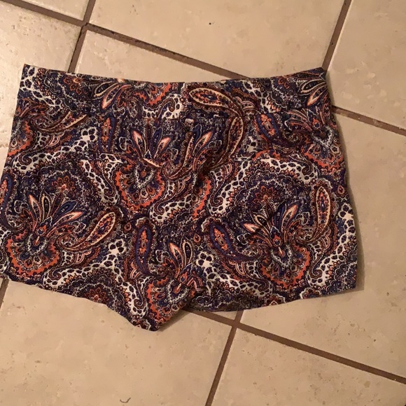 J Crew shorts beautiful colors and fit size 2 stretch 3” - Picture 3 of 7